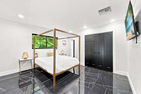 Casa en venta en Fort Lauderdale, Florida, 4 dormitorios, 201.6 m2 № 2358044 - foto 12