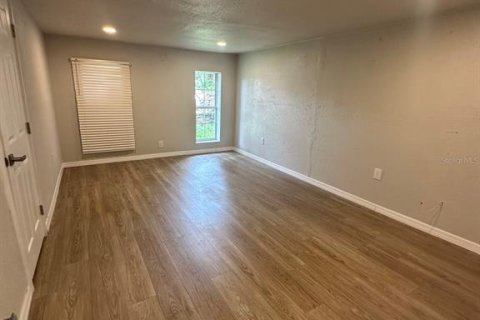 House in Tampa, Florida 4 bedrooms, 133.22 sq.m. № 2129033 - photo 6