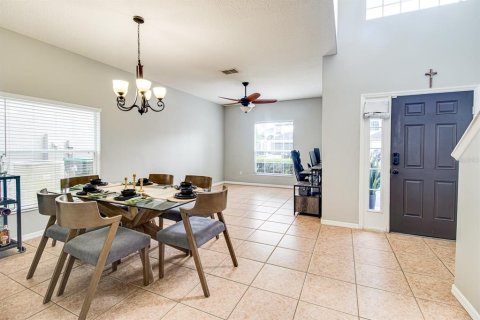 House in Orlando, Florida 5 bedrooms, 255.48 sq.m. № 1821477 - photo 6