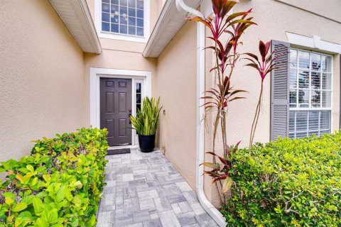 House in Orlando, Florida 5 bedrooms, 255.48 sq.m. № 1821477 - photo 3