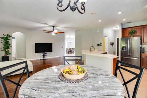 House in Orlando, Florida 5 bedrooms, 255.48 sq.m. № 1821477 - photo 12