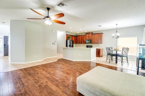 House in Orlando, Florida 5 bedrooms, 255.48 sq.m. № 1821477 - photo 9