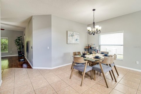 House in Orlando, Florida 5 bedrooms, 255.48 sq.m. № 1821477 - photo 5