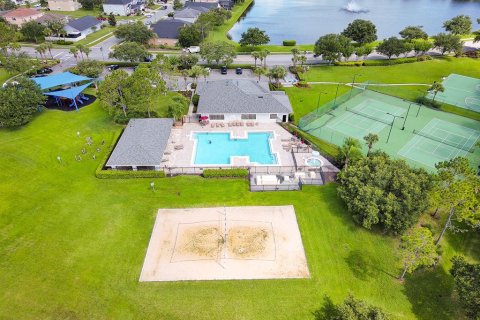 House in Orlando, Florida 5 bedrooms, 255.48 sq.m. № 1821477 - photo 30