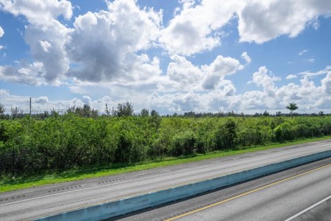 Commercial property in Homestead, Florida № 1766391 - photo 5