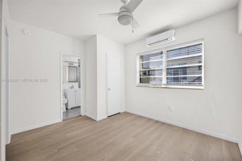 Condo in Miami Beach, Florida, 1 bedroom  № 1994325 - photo 9