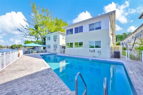 Condo in Miami Beach, Florida, 1 bedroom  № 1994325 - photo 21