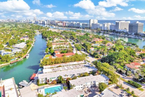 Condo in Miami Beach, Florida, 1 bedroom  № 1994325 - photo 30
