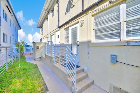 Condo in Miami Beach, Florida, 1 bedroom  № 1994325 - photo 20