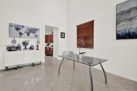 Villa ou maison à louer à Cutler Bay, Floride: 5 chambres, 275.18 m2 № 2173588 - photo 10