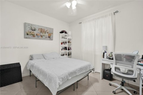 Villa ou maison à louer à Cutler Bay, Floride: 5 chambres, 275.18 m2 № 2173588 - photo 18