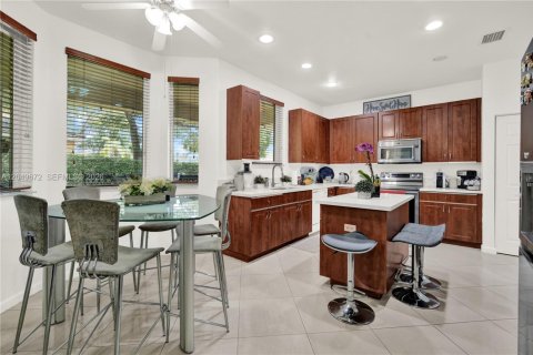 Villa ou maison à louer à Cutler Bay, Floride: 5 chambres, 275.18 m2 № 2173588 - photo 14