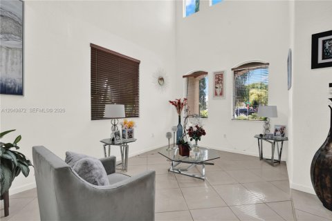 Villa ou maison à louer à Cutler Bay, Floride: 5 chambres, 275.18 m2 № 2173588 - photo 9