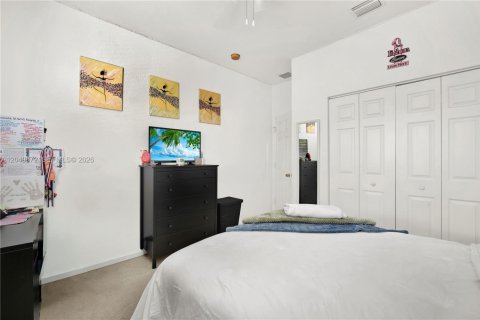 Villa ou maison à louer à Cutler Bay, Floride: 5 chambres, 275.18 m2 № 2173588 - photo 23