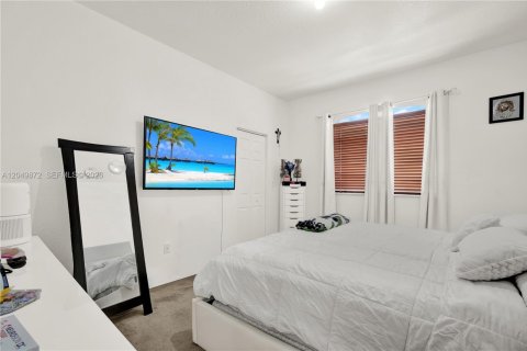 Villa ou maison à louer à Cutler Bay, Floride: 5 chambres, 275.18 m2 № 2173588 - photo 20