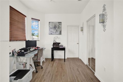 Villa ou maison à louer à Cutler Bay, Floride: 5 chambres, 275.18 m2 № 2173588 - photo 28