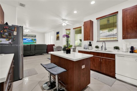 Villa ou maison à louer à Cutler Bay, Floride: 5 chambres, 275.18 m2 № 2173588 - photo 15