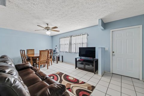 Casa en venta en Port St. Lucie, Florida, 2 dormitorios, 127.09 m2 № 2181307 - foto 5
