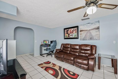 Casa en venta en Port St. Lucie, Florida, 2 dormitorios, 127.09 m2 № 2181307 - foto 8