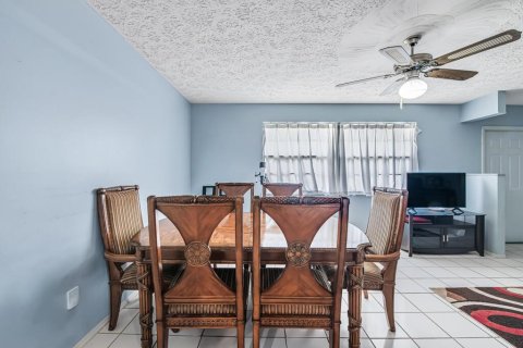 Casa en venta en Port St. Lucie, Florida, 2 dormitorios, 127.09 m2 № 2181307 - foto 12