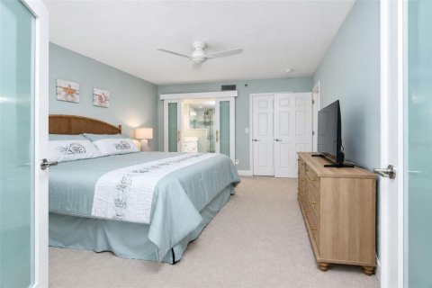Condo in Englewood, Florida, 2 bedrooms  № 2390933 - photo 26