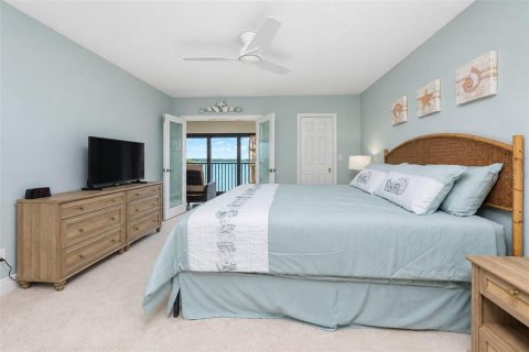 Condo in Englewood, Florida, 2 bedrooms  № 2390933 - photo 24