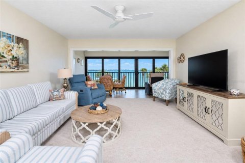 Condo in Englewood, Florida, 2 bedrooms  № 2390933 - photo 14