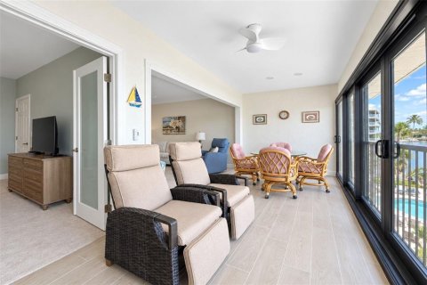 Condo in Englewood, Florida, 2 bedrooms  № 2390933 - photo 20