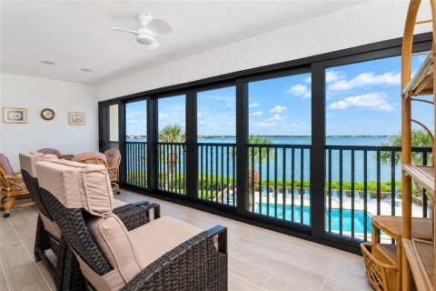 Condo in Englewood, Florida, 2 bedrooms  № 2390933 - photo 18