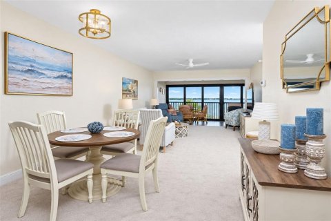 Condo in Englewood, Florida, 2 bedrooms  № 2390933 - photo 9