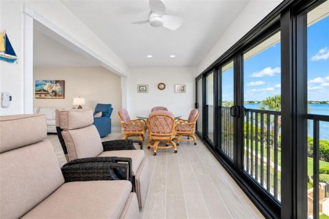 Condo in Englewood, Florida, 2 bedrooms  № 2390933 - photo 19