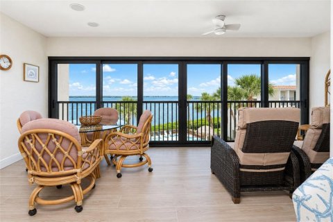 Condo in Englewood, Florida, 2 bedrooms  № 2390933 - photo 16