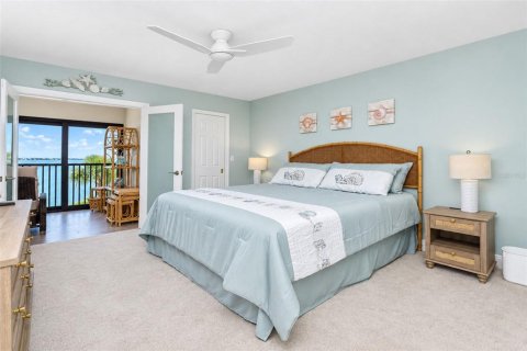 Condo in Englewood, Florida, 2 bedrooms  № 2390933 - photo 23