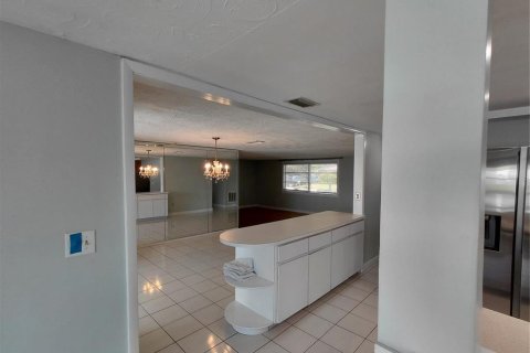 House in Holiday, Florida 2 bedrooms, 154.59 sq.m. № 2216030 - photo 23