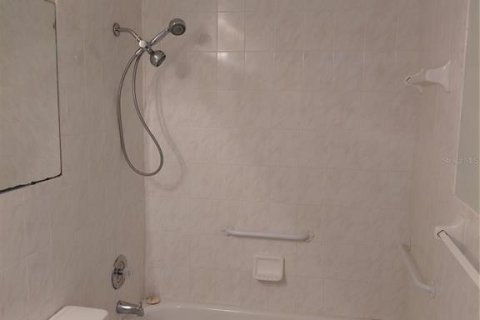 House in Holiday, Florida 2 bedrooms, 154.59 sq.m. № 2216030 - photo 14
