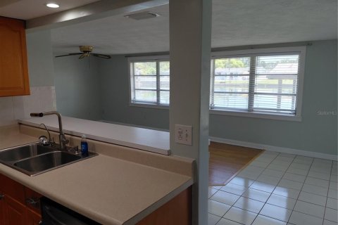House in Holiday, Florida 2 bedrooms, 154.59 sq.m. № 2216030 - photo 18