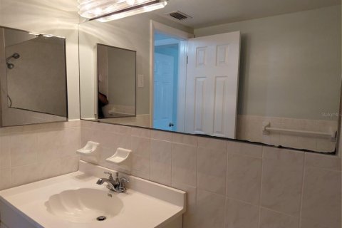 House in Holiday, Florida 2 bedrooms, 154.59 sq.m. № 2216030 - photo 11