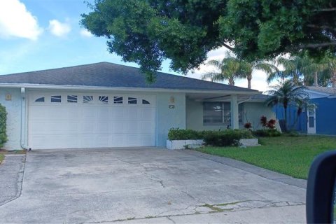 Casa en Holiday, Florida 2 dormitorios, 154.59 m2 № 2216030