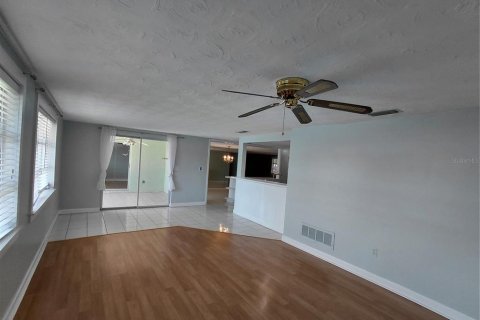 House in Holiday, Florida 2 bedrooms, 154.59 sq.m. № 2216030 - photo 26