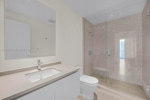 Condo in Miami, Florida, 2 bedrooms  № 1998038 - photo 24