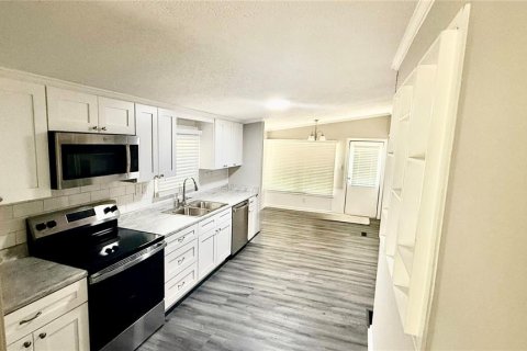 Apartment in Trenton, Florida 3 bedrooms, 125.6 sq.m. № 2225219 - photo 5