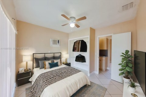 Commercial property in Cutler Bay, Florida 1 bedroom, 25.18 sq.m. № 1994457 - photo 1