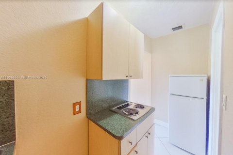 Commercial property in Cutler Bay, Florida 1 bedroom, 25.18 sq.m. № 1994457 - photo 11