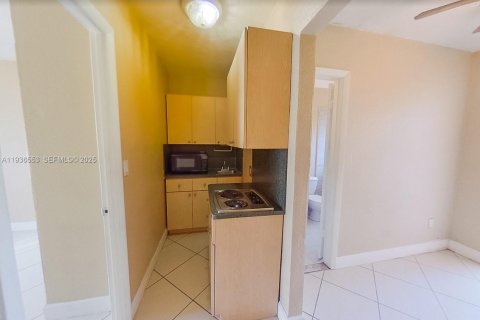 Commercial property in Cutler Bay, Florida 1 bedroom, 25.18 sq.m. № 1994457 - photo 10