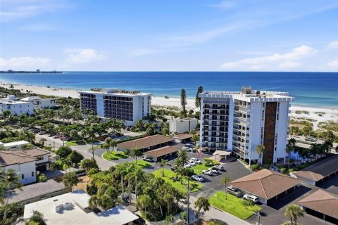 Condo in Sarasota, Florida, 2 bedrooms  № 2430747 - photo 3