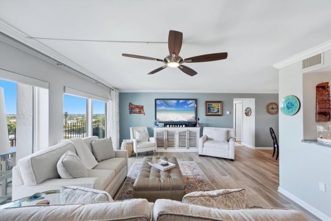 Condo in Sarasota, Florida, 2 bedrooms  № 2430747 - photo 10
