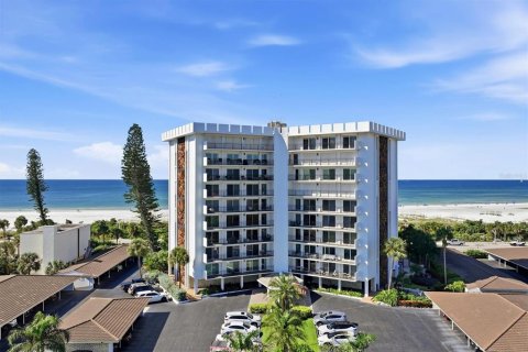 Condo in Sarasota, Florida, 2 bedrooms  № 2430747 - photo 5