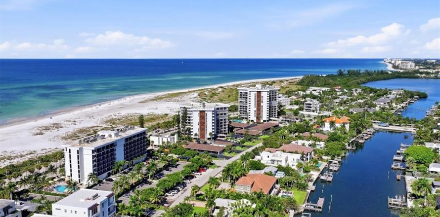 Condo in Sarasota, Florida, 2 bedrooms  № 2430747