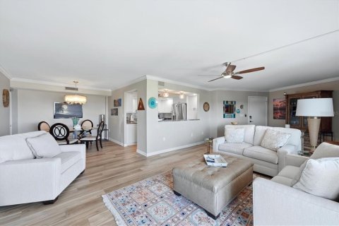 Condo in Sarasota, Florida, 2 bedrooms  № 2430747 - photo 14