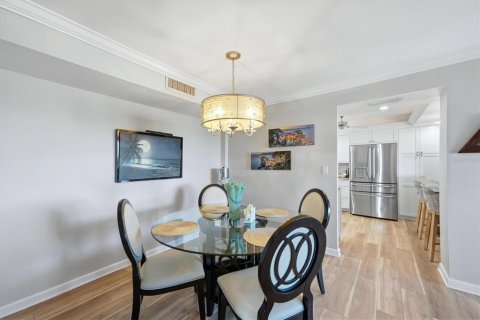 Condo in Sarasota, Florida, 2 bedrooms  № 2430747 - photo 18